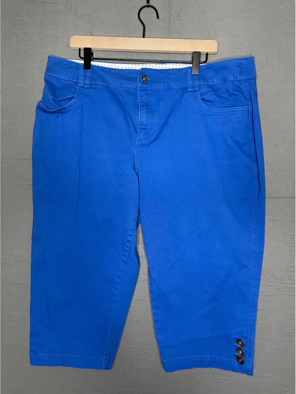 CJ Banks Women Plus Size 18W Blue Capri Pants Crop Button Hem Stretch